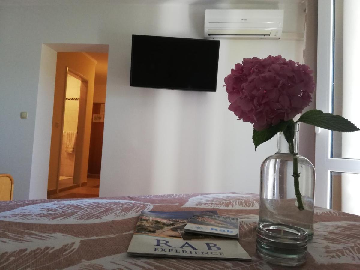 Riviera Rooms And Apartments Palit Exterior foto